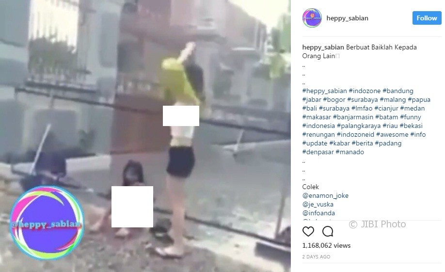 BERITA TERPOPULER : Perempuan Lepas Baju di Tempat Umum Dapat Pujian