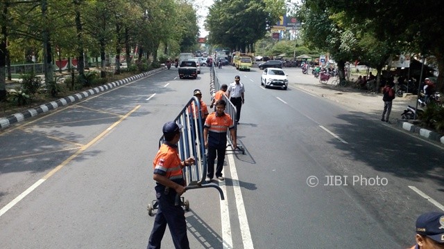 Akademisi Kecam Pemkot Solo soal Rencana Penebangan Pohon Jl. Slamet Riyadi