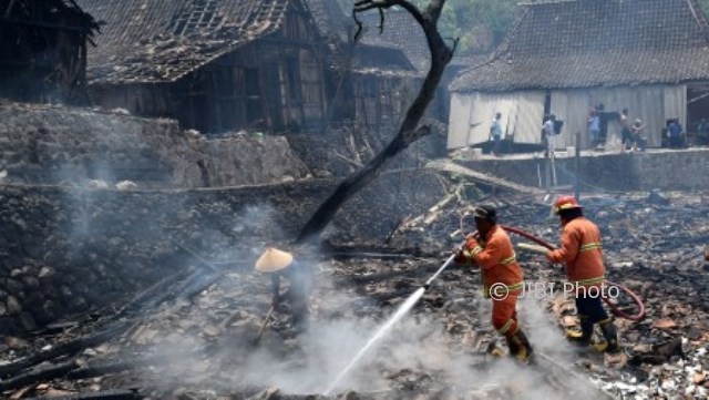 FOTO KEBAKARAN SEMARANG : Rumah-Rumah di Pringapus Rata Tanah