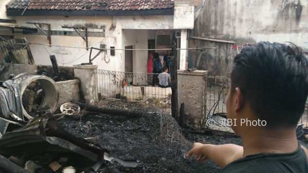 Sembilan Kendaraan dan Warung Makan Ludes Dilahap Si Jago Merah