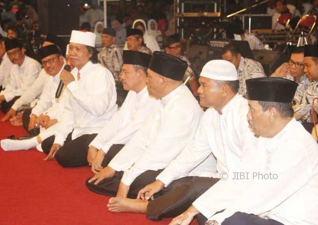 Di Sukoharjo, Cak Nun Ingatkan Perbedaan Bukan Alasan Saling Menyalahkan