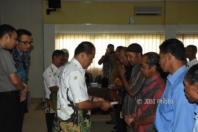 PERTANIAN KARANGANYAR : Kartu Tani Dibagikan Sesuai Nama Agar Petani Tak Neka-Neka