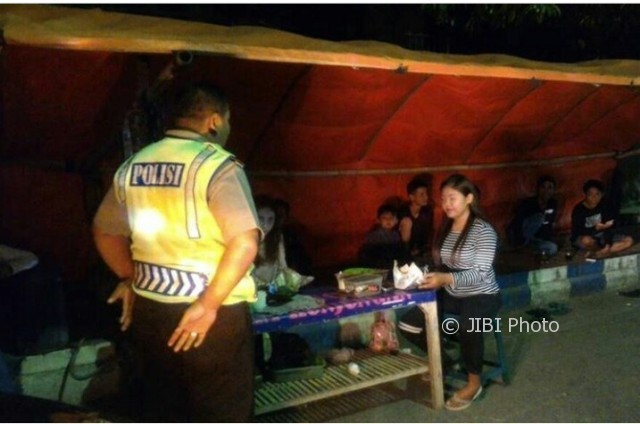 KISAH MISTERI : Wanita Berwajah Pucat Nampang Saat Polisi Patroli, Ternyata Ini yang Terjadi