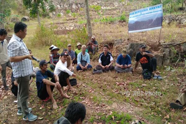 PABRIK SEMEN KENDENG : Kunjungi Kendeng, Sejumlah Akademisi Tuding Ganjar Pembohong