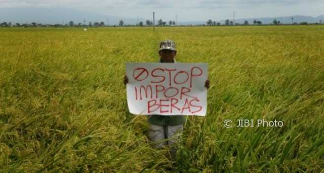 16.000 Ton Beras Impor Mulai Datang