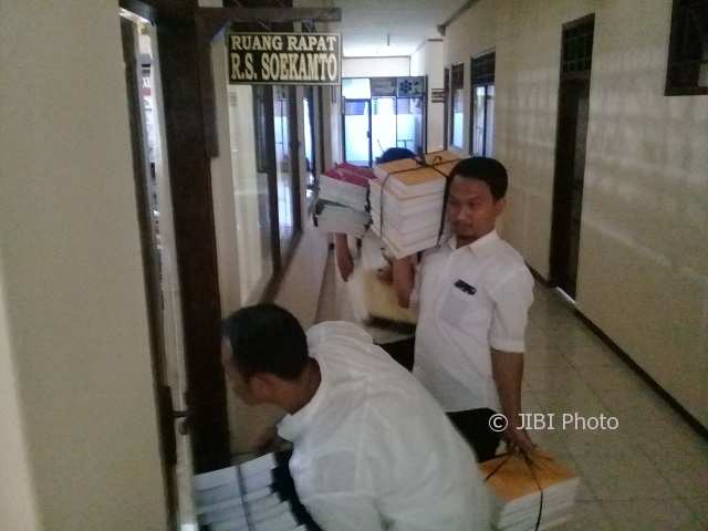 KORUPSI KLATEN : Anak Sri Hartini Penuhi Panggilan KPK terkait Kasus Pejabat Disdik