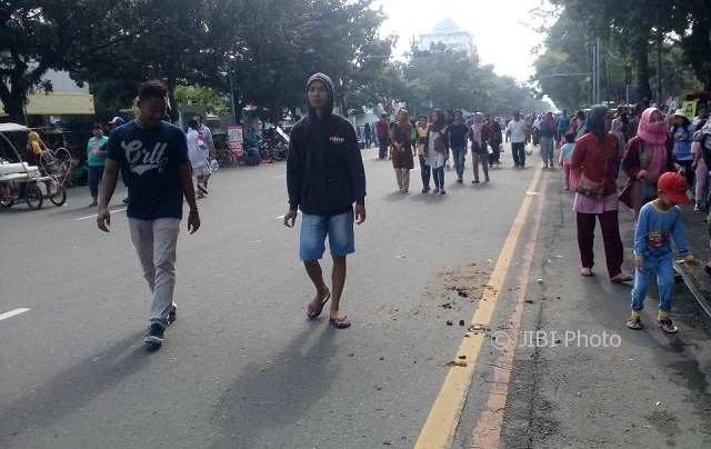 CAR FREE DAY SOLO : Keasyikan Menikmati CFD Jl. Slamet Riyadi Terganggu Gara-Gara Kotoran Kuda