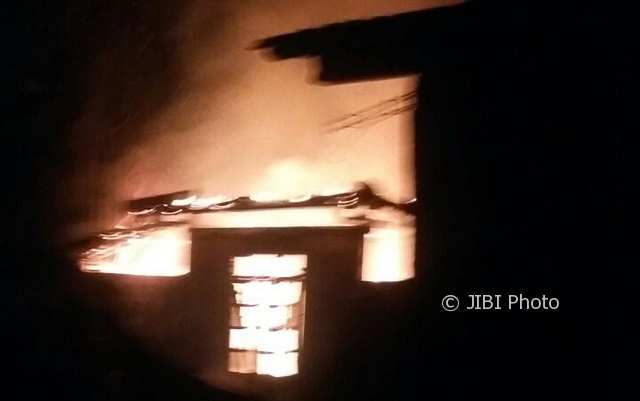 KEBAKARAN SRAGEN : Gara-Gara Lilin Jatuh, Rumah Warga Jenar Ludes Terbakar