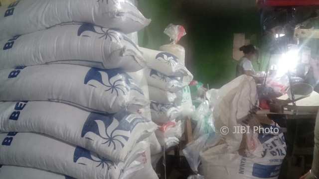 Beras Bulog Sudah Tersedia Kembali di Pasar Tradisional Solo