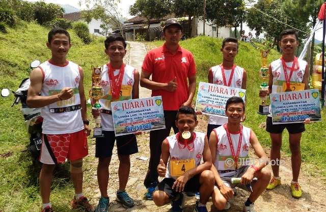Keren! SMK Muhammadiyah 3 Karanganyar Juara Umum Lari 7K