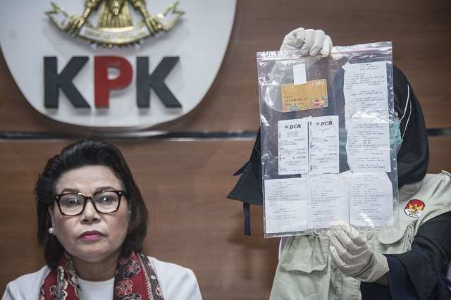 KPK Telusuri Kemungkinan Pencucian Uang Marianus Sae