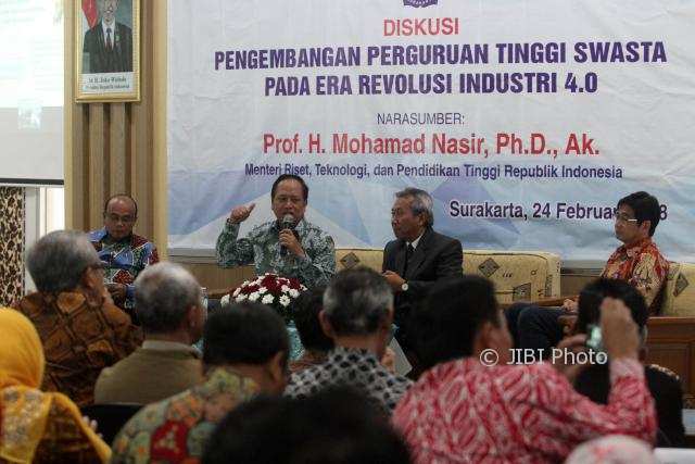 Menristekdikti Yakin PT Asing Takkan Matikan PT Dalam Negeri