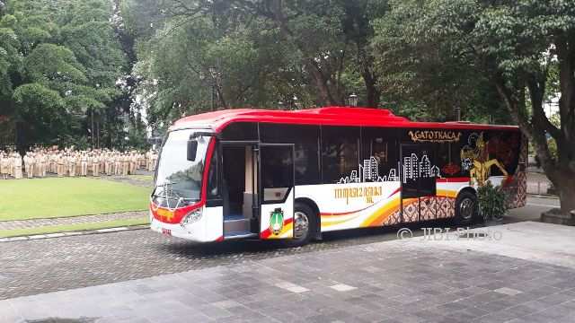 INOVASI PEMKOT SOLO: Solo Resmi Luncurkan Bus Khusus untuk Rapat Bernama Gatotkaca