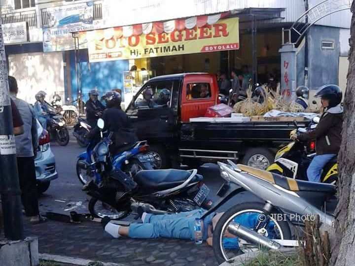 KECELAKAAN SOLO: Begini Momen Dramatis Usai Tabrakan Maut di Depan Soto Seger Hj Fatimah