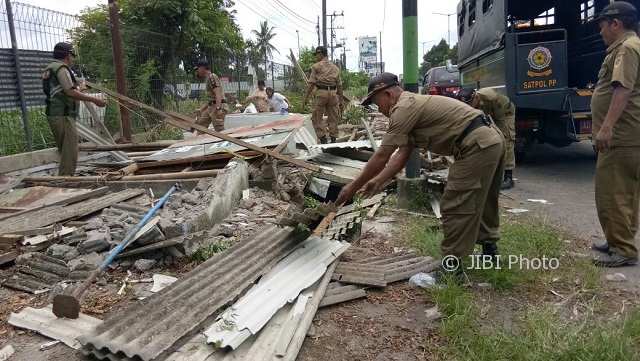 11 Lapak PKL Kemudo Klaten Dibongkar Satpol PP, 2.000-An Lainnya Tunggu Giliran