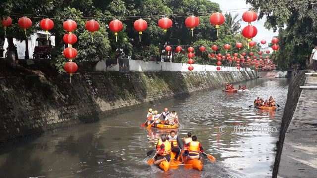 IMLEK 2018 : Yang Seru dan Lucu di Lomba Perahu Dayung Kali Pepe Solo