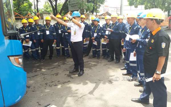 TRANSPORTASI SEMARANG : Perketat Kelaikan Jalan Armada, 20 Petugas BRT Diberi Pelatihan