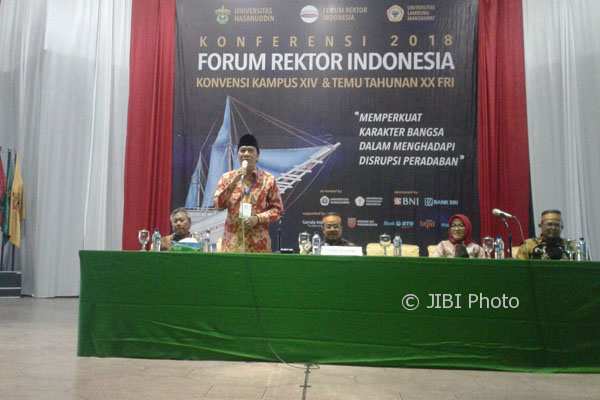 KAMPUS DI SEMARANG : Rektor Undip Pimpin FRI