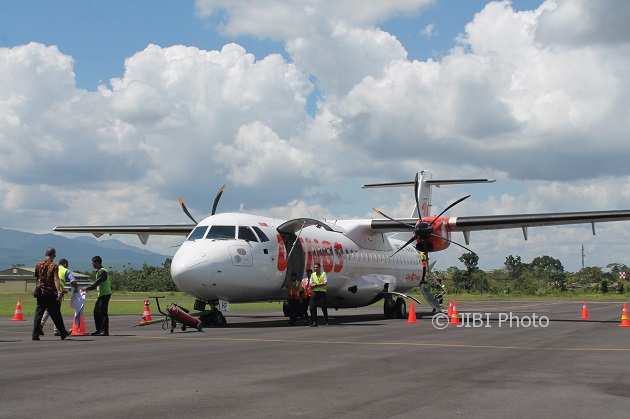 Pesawat Wings Air bersiap lepas landas di Bandara Adi Soemarmo, Solo, Rabu (28/3/2018). (Bayu Jatmiko Adi/JIBI/Solopos)
