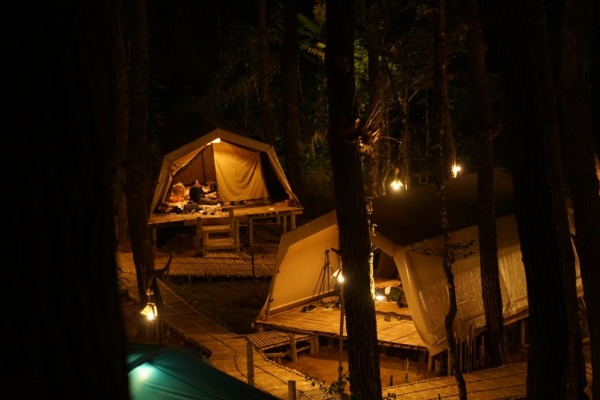 Glamour Camping (Glamping) De’Loano dengan mengambil konsep ekowisata. (Istimewa)