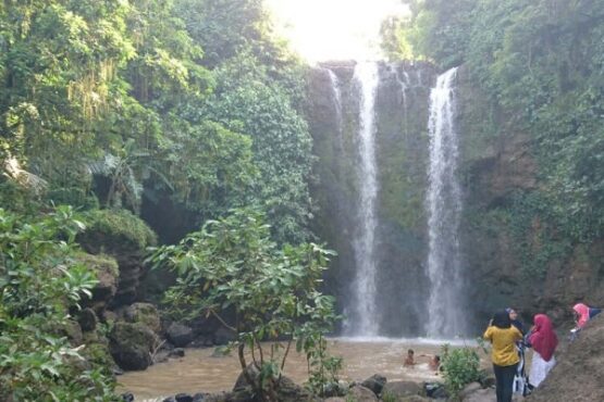 Curug Gondoriyo. (Antara)