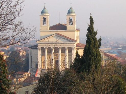 Panorama di Schio, Veneto, Venesia yang pernah menjadi lokasi Pertempuran La Motta, 1513. (Wikimedia.org)