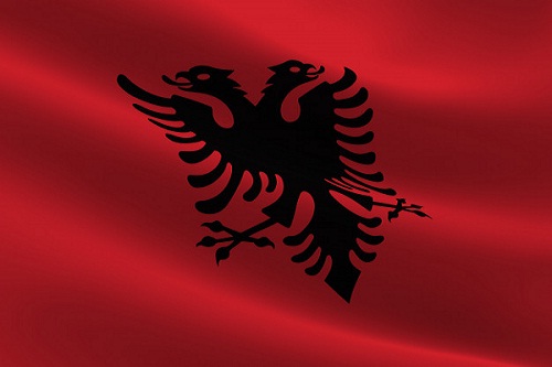 Bendera Albania saat ini. (Wikimedia.org)