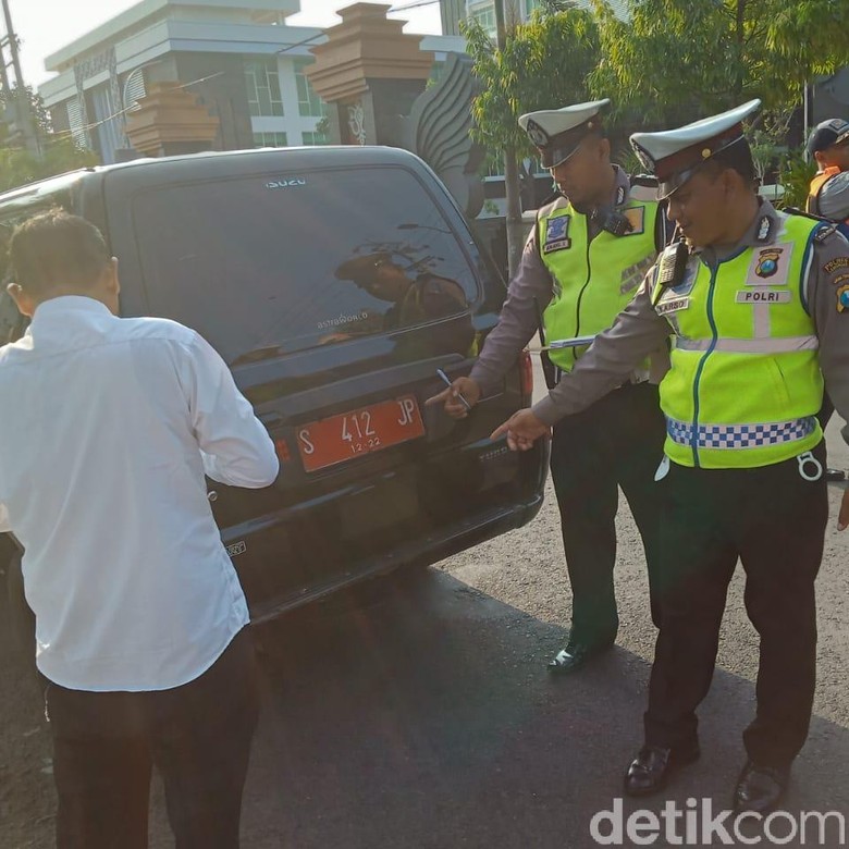 Sejumlah Kendaraan Pelat Merah di Lamongan Ketahuan Tak Bayar Pajak