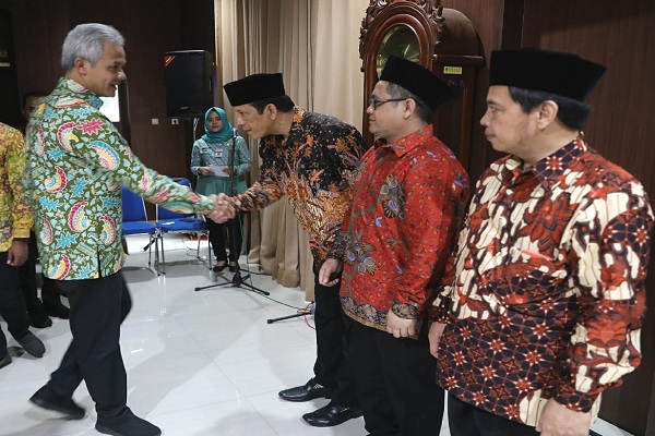 Ganjar Ganti Direksi PDAB Tirta Utama