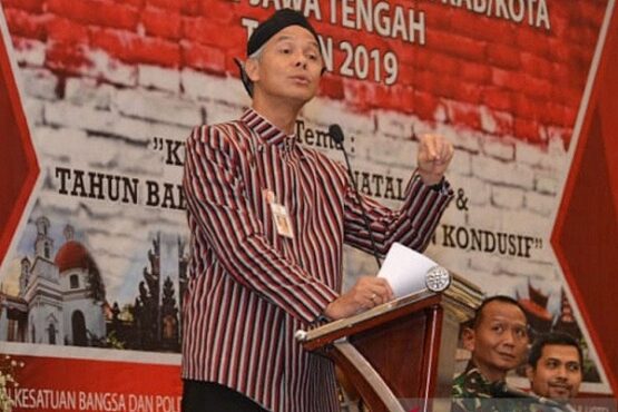 Gubernur Jawa Tengah Ganjar Pranowo memimpin rakor forkopimda se-Jateng terkait persiapan Natal 2019 dan Tahun Baru 2020. (Antara-Humas Pemprov Jateng)