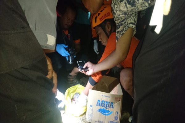 Dikira Popok Mengambang Ternyata Mayat Bayi di Sungai Karanganyar