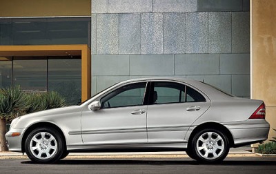 Ilustrasi Mercedes Benz e-class 2006. (carguru)