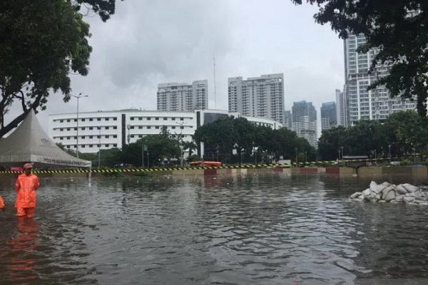 Underpass Kemayoran di persimpangan Jalan HBR Motik Kemayoran Jakarta, Selasa (25/2/2020), tenggelam. (Antara-Mentari Dwi Gayati)