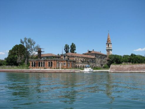 Pulau Poveglia, Italia (wikipedia)