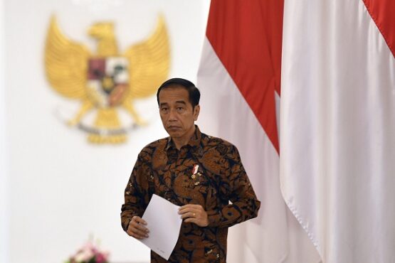 Jokowi Bantuan Masyarakat Bawah, kedaruratan kesehatan masyarakat, bantuan sosial corona, omnibus law perppu