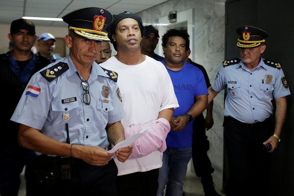 Bisa Main Bola, Begini Kondisi Ronaldinho di Penjara