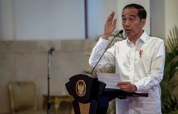Bukan Lockdown, Jokowi Minta Social Distancing Lebih Besar & Ketat