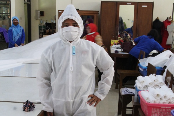 Klaten Klb Corona Guru Smkn 3 Gotong Royong Bikin Baju Apd Klaten Klb Corona Guru Smkn 3 Gotong Royong Bikin Baju Apd