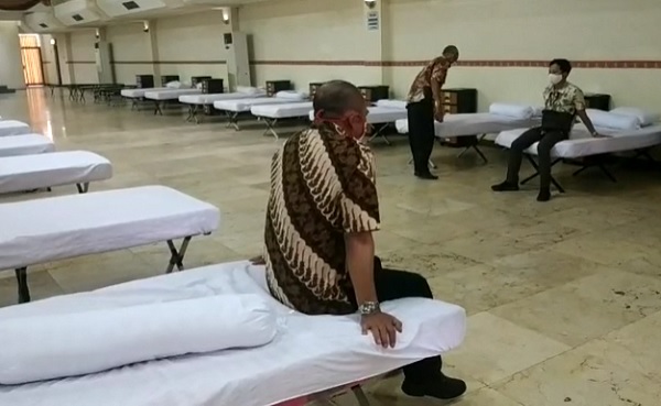 Tempat karantina pemudik di Gedung Graha Wisata Niaga Solo. (Solopos/Ichsan Kholif Rahman)