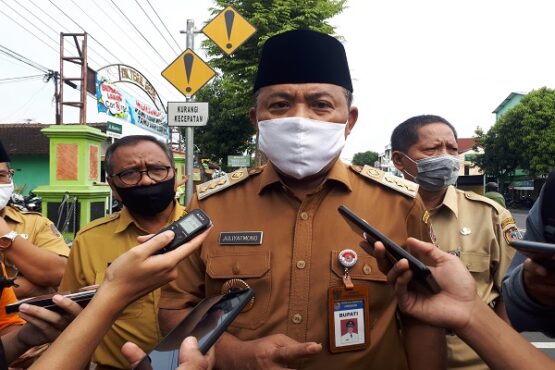 salat idulfitri karanganyar id