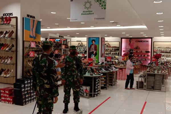 Suasana sidak protokol kesehatan pencegahan Covid-19 di Solo Grand Mall (SGM), Sabtu (30/5/2020).