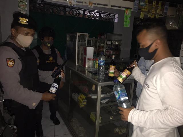Polisi Bubarkan Warga Hendak Pesta Miras di Ruko Terminal Sukoharjo