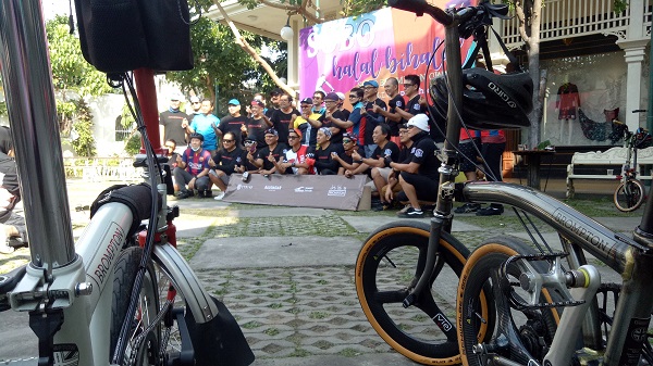 Begini Asyiknya Saat Puluhan Anggota Komunitas Pemilik Sepeda Brompton Ngumpul Di Solo Solopos Com