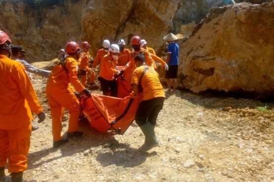 penambang batu di grobogan