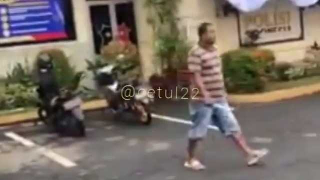 Heboh Pria Bawa Parang Nekat Masuk Polres Jember, Begini Ceritanya