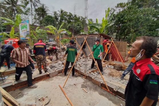 renovasi rumah Komunitas Kompak, Kecamatan Gladagsari, Boyolali