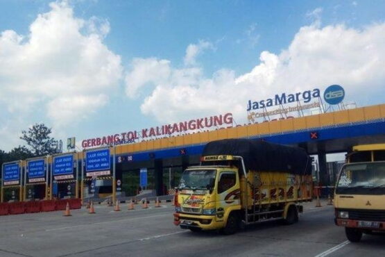 Kendaraan Berat Masuk Tol