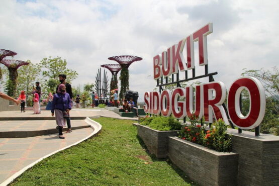 Pengunjung Bukit Sidoguro Klaten