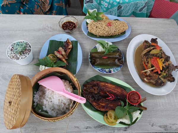 Dari Otak-Otak Hingga Satai, Aneka Menu Bandeng Patera Kartasura Sukoharjo Siap Puaskan Selera