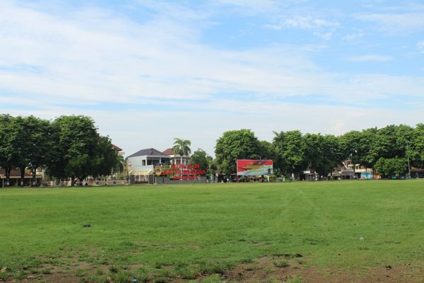 Kondisi lapangan di Alun-alun Satya Negara yang menjadi ikon Sukoharjo, Sabtu (31/10/2020). (Bony Eko Wicaksono/Solopos)